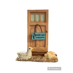 Tiny Treasures Shoreline Door with Bare Feet Welcome Sign